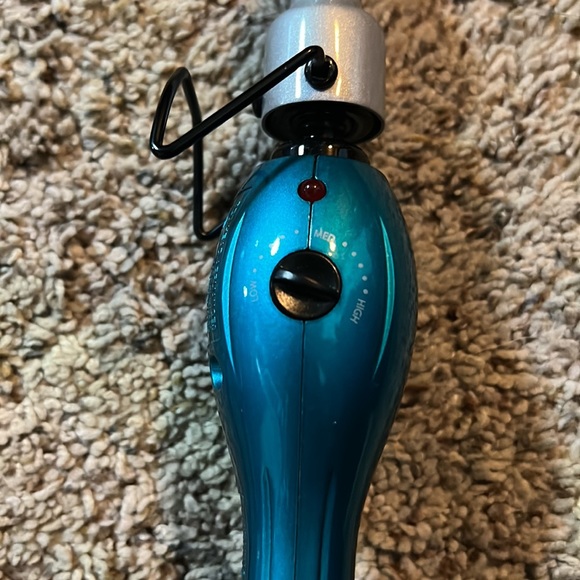 Bed Head Rock N Roller Curling Wand - Picture 4 of 4